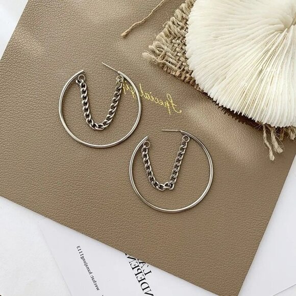 Jewelry - Personality Exaggerated C Word Earring